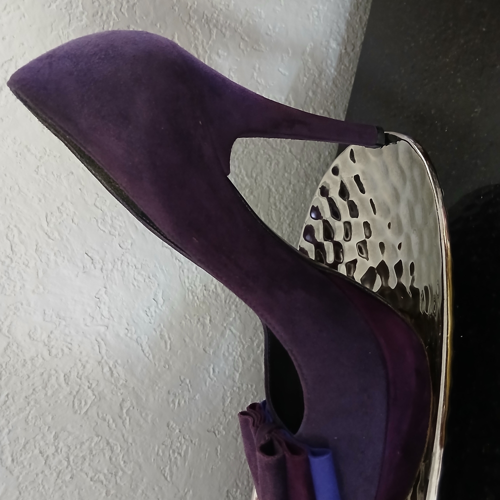 Stunning Purple Suede Bow Heels by Stuart Weitzman – Elegant Statement Pumps - Picture 11 of 16